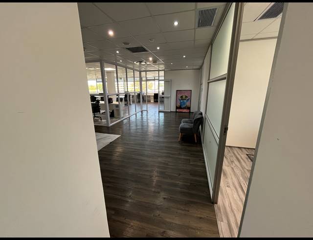 309M² OFFICE TO LET IN CLAREMONT